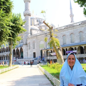 Covering up for Sultan Ahmed Mosque