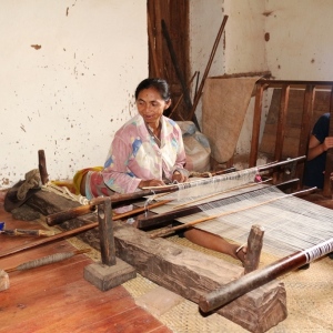 The weaving process